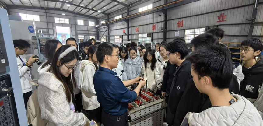 af5ba2e0975c447e8b89eaf00c2fd58a.png image.png